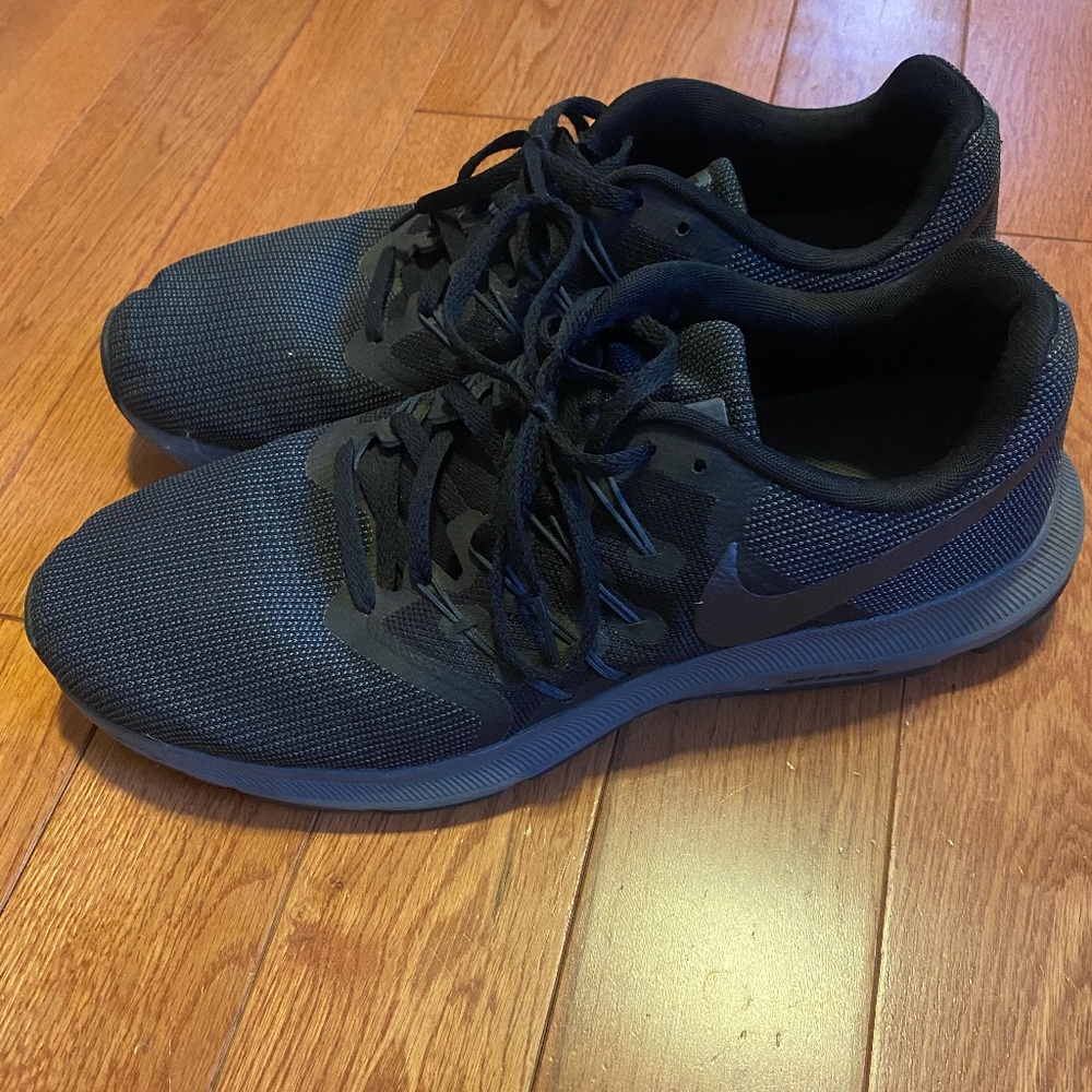 Men's Nike Run Swift sneakers